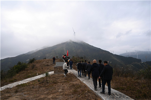 11月19日,蓝山县浆洞瑶族乡五号哨所,该县党校秋季科干班学员前来开展