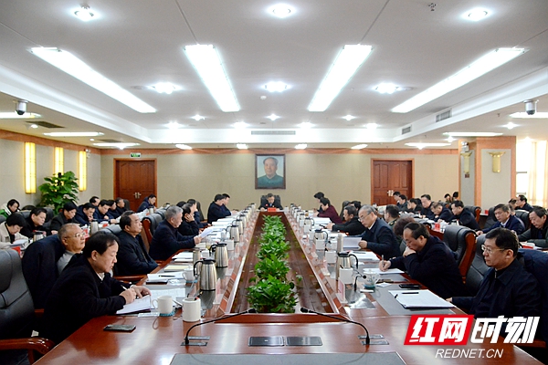 曹炯芳主持召开湘潭市委常委会(扩大)会议(图)