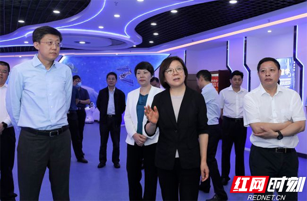 5月16日,省委常委,常务副省长谢建辉来娄底调研.
