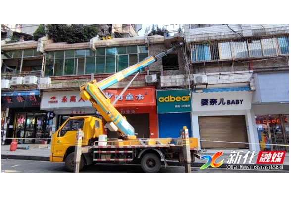 全县村（居）民自建房专项整治行动 | 新化多部门联合拆除上梅街道新街二楼自建房违法建筑物