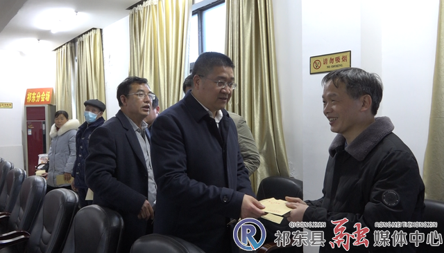 周志敏走访慰问县农口水利系统困难党员