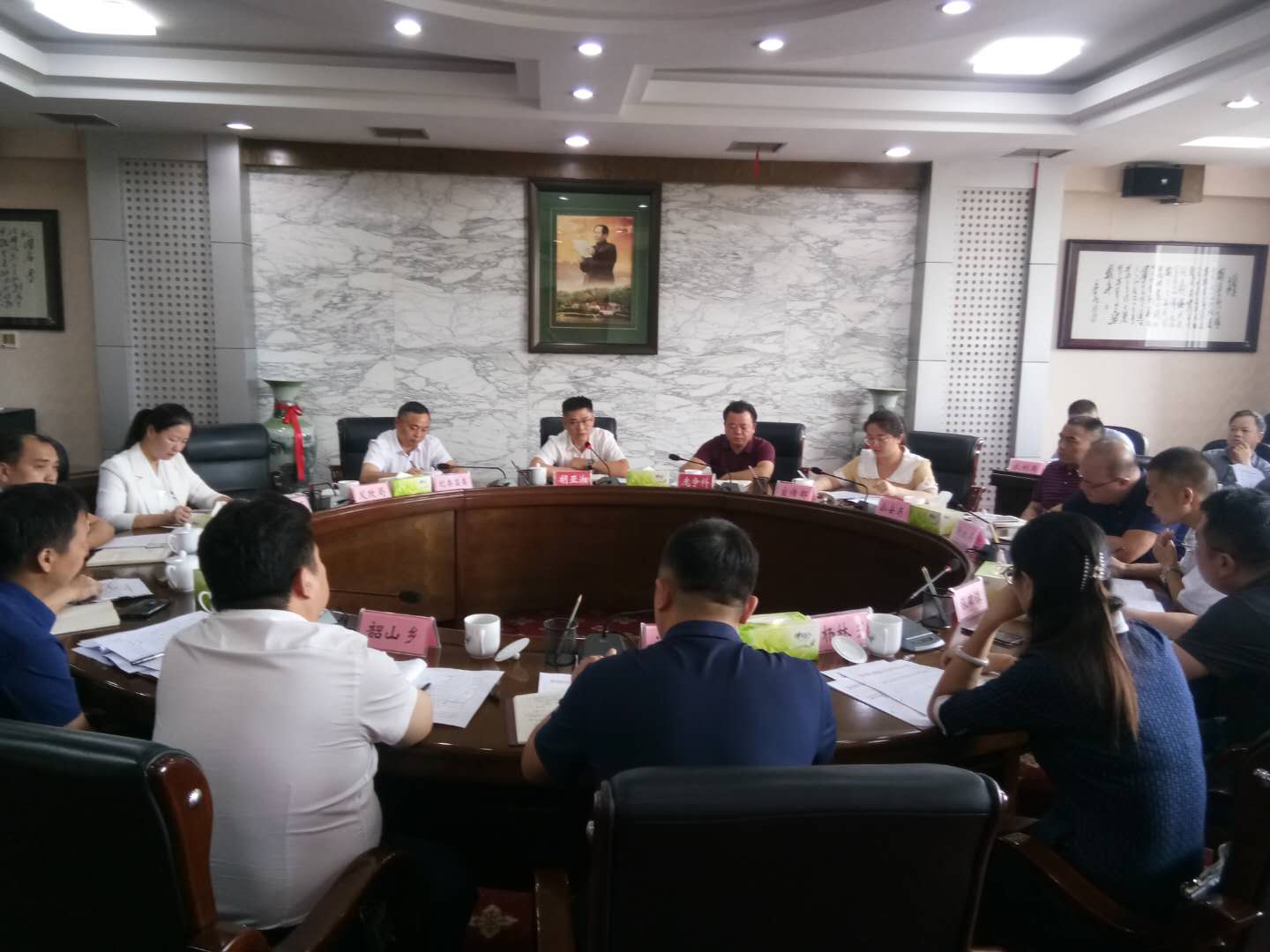 胡亚湘主持召开农村人居环境整治攻坚行动推进会