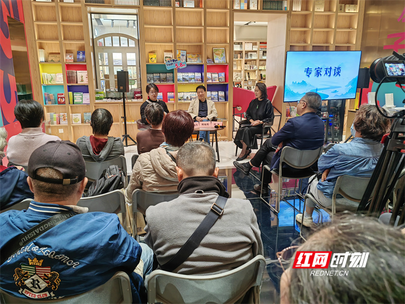 专家对谈.jpg 专家对谈.jpg