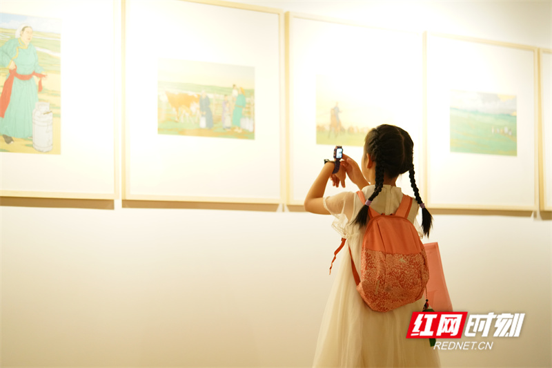 观众观展 (4).jpg