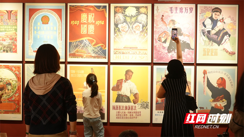 现场观展1.jpg