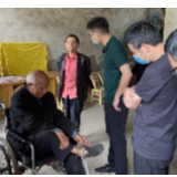 宝峰街道：关爱贫困残疾人  上门服务暖人心