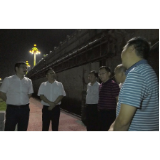 县领导夜间督导防汛工作