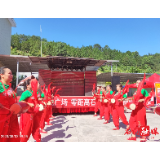 石门县脱贫攻坚文艺宣传大篷车走进 白云镇“幸福屋场”