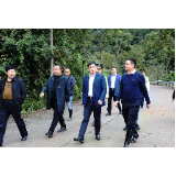 邓碧波赴雷家山地灾点督导受灾户安置重建工作
