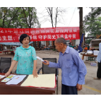 楚江街道:“食品安全宣传周”守护阳光下的盘中餐