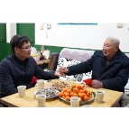 邓碧波走访慰问离休老干部、省劳模和拔尖人才