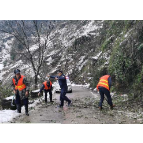 县交通运输局:战风雪快处置 保障道路安全畅通