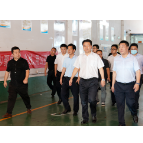 丁克刚踏勘签约项目选址