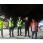 夹山镇：夜间治超在行动，做好公路“守护人”