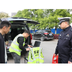 石门：交警环保联合出击 全力守护碧水蓝天
