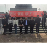 县国资中心：深情祭英烈 鲜花慰忠魂