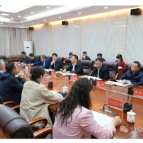 李长春与代表委员面对面沟通交流