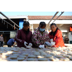 石门:邻里共做年粑粑 烟火气里年味浓