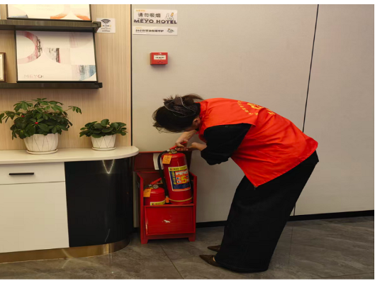 永兴街道永固社区：夜巡有力  拧紧消防“安全阀”