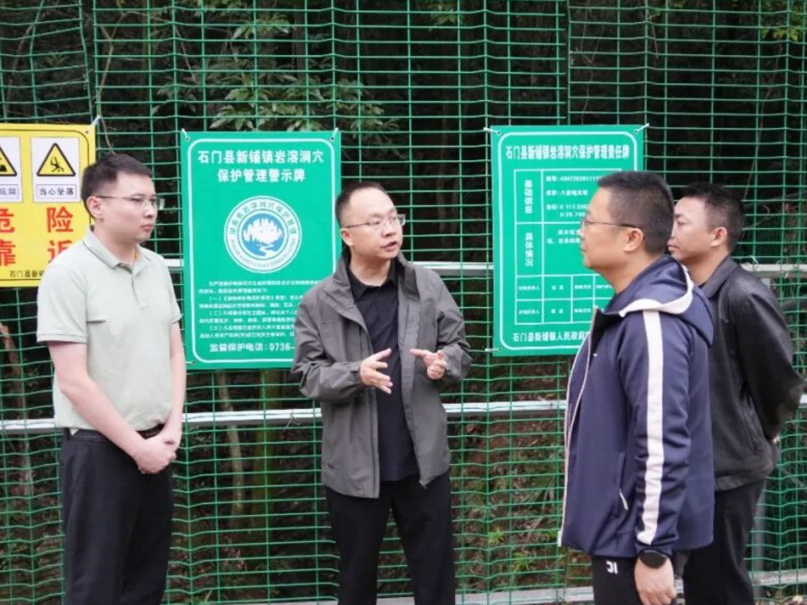张世田调研督导秸秆综合利用和溶洞垃圾整治工作