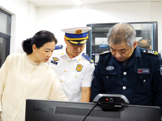 连夜排查除隐患 筑牢安全防护网