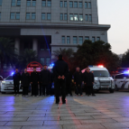 石门法院开展节前夜间执行行动