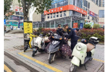 石门城管：下足“绣花”功夫 规范停车秩序 为城镇提质增“颜”添“彩”