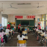 夹山镇：绿书签进校园  护航少年健康成长