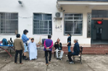 白云镇竹巷口村：爱心义剪暖人心 党群阵地连民心