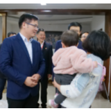 邓碧波走访人口普查登记现场 看望慰问一线普查员