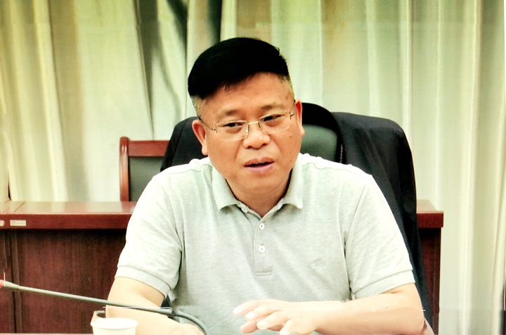 县领导调度秸秆禁烧工作