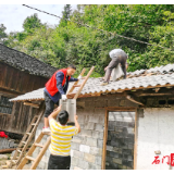 【我为群众办实事】罗坪乡：为古稀老人修缮房屋