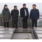 县领导走访慰问农村供水一线工作人员