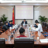 邓碧波主持召开县政府第3次常务会议