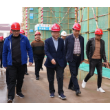 周代惠来石督导芙蓉学校建设工作