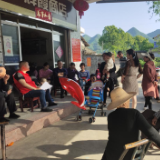 宝峰街道竹园塔社区:开展“文明创建,爱卫同行”垃圾分类宣传活动