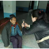 皂市镇:企业离退休人员足不出户完成年度生存认证