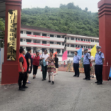壶瓶山镇：志愿服务保驾护航校园安全