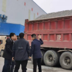 新关镇：源头治超 筑牢道路交通“防火墙”