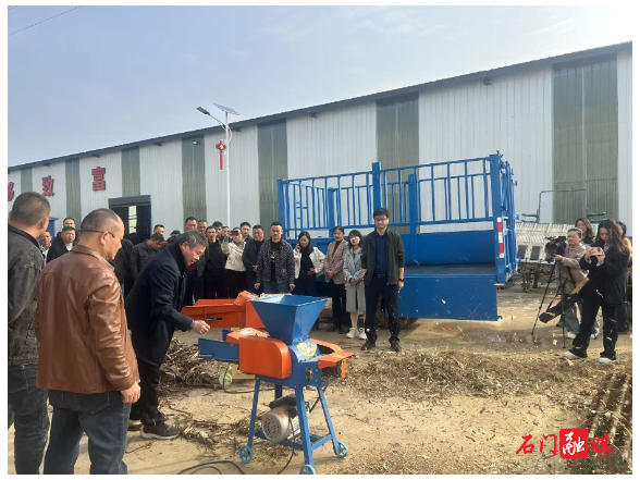 秸秆禁限烧和综合利用 | 蒙泉镇：召开秸秆综合利用现场会 助力乡村振兴