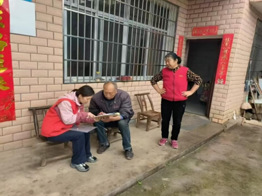 永兴街道永固社区：开展未成年人安全教育入户宣传