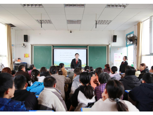 石门县人民法院联合县妇联开展未成年人普法宣讲活动