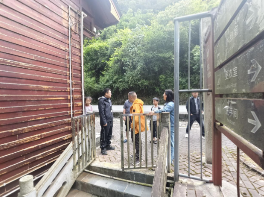 壶瓶山镇：开展“五一”景区节前安全生产专项检查