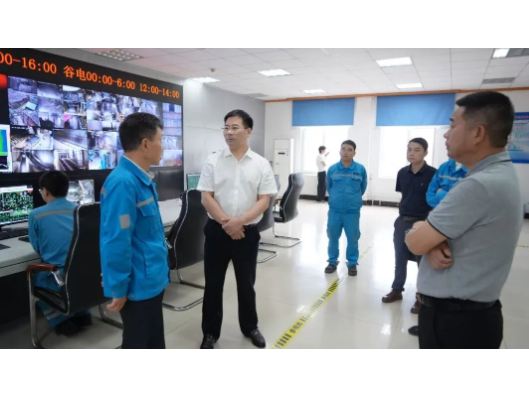 李长春走访调研园区重点企业