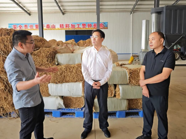 李长春督导秸秆综合利用及禁限烧管控工作