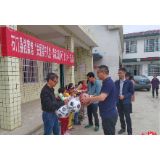 石门县档案馆：走进点村开展关爱留守儿童庆“六一”慰问活动