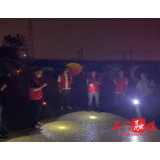 永兴街道新厂社区：志愿者  投入防汛一线