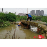 月亮山社区：抢救水险二十多处