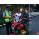 子良镇：开展“一盔一带”守护行动