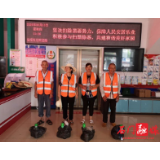 宝塔社区:为一线保洁员发放防暑降温物资